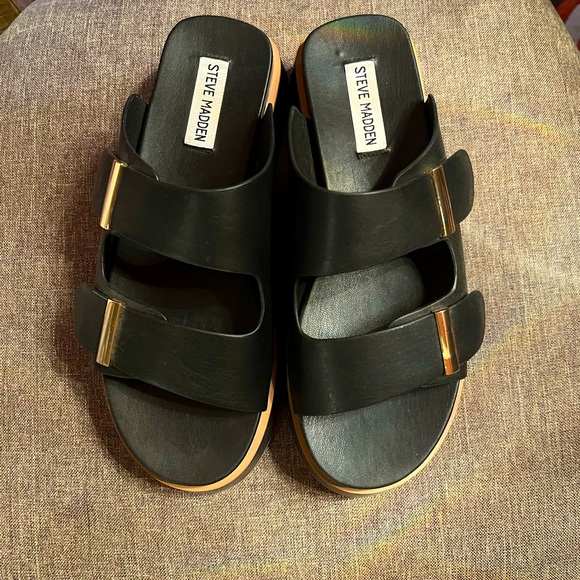 Steve Madden Black and Gold Women’s Size 8 Sandals - Picture 2 of 11